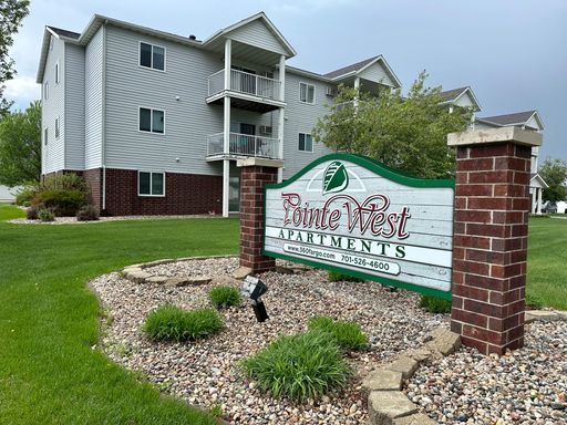 3 bed 2 bath Apartment South Fargo – photo 1