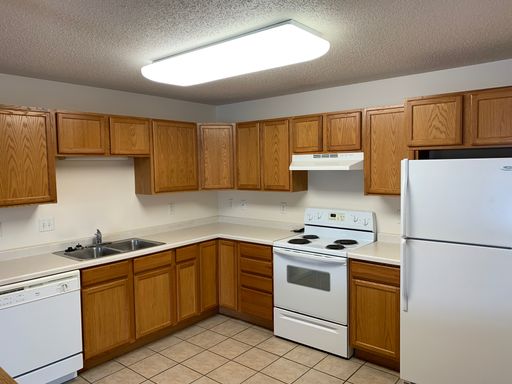 South Fargo 2 bed 1 bath – photo 1