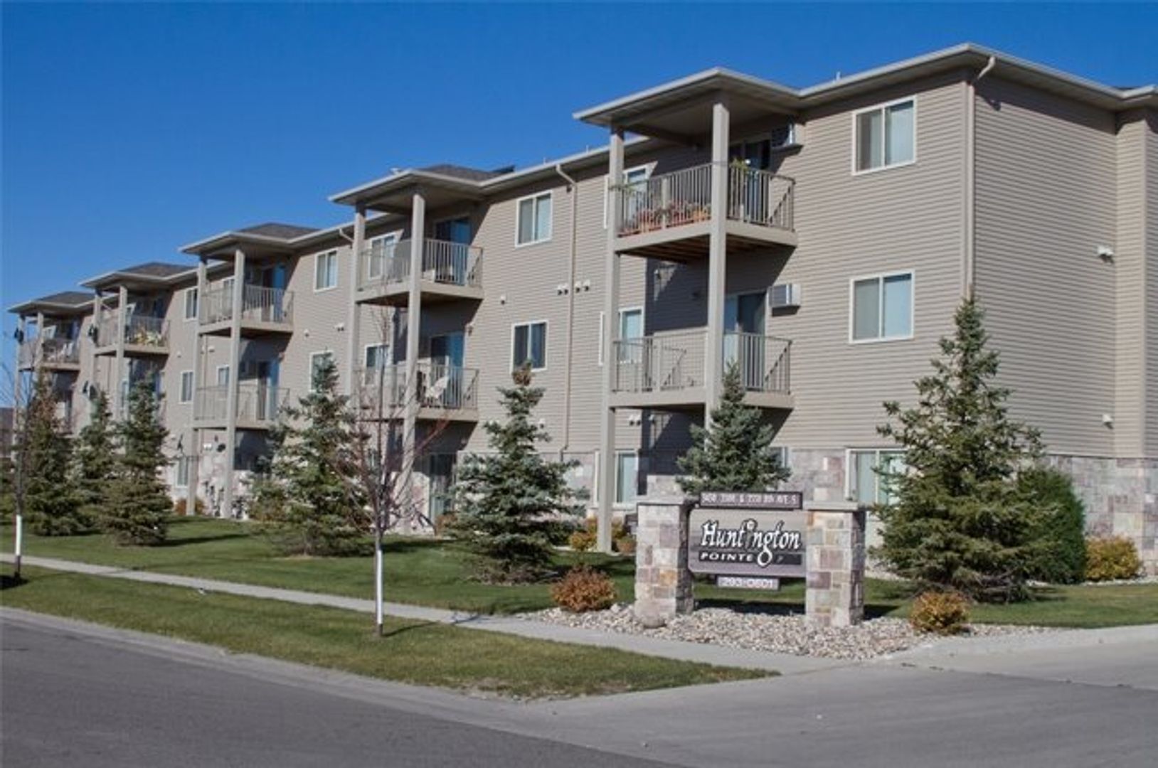 Moorhead Apartment: 3500 8th Ave S