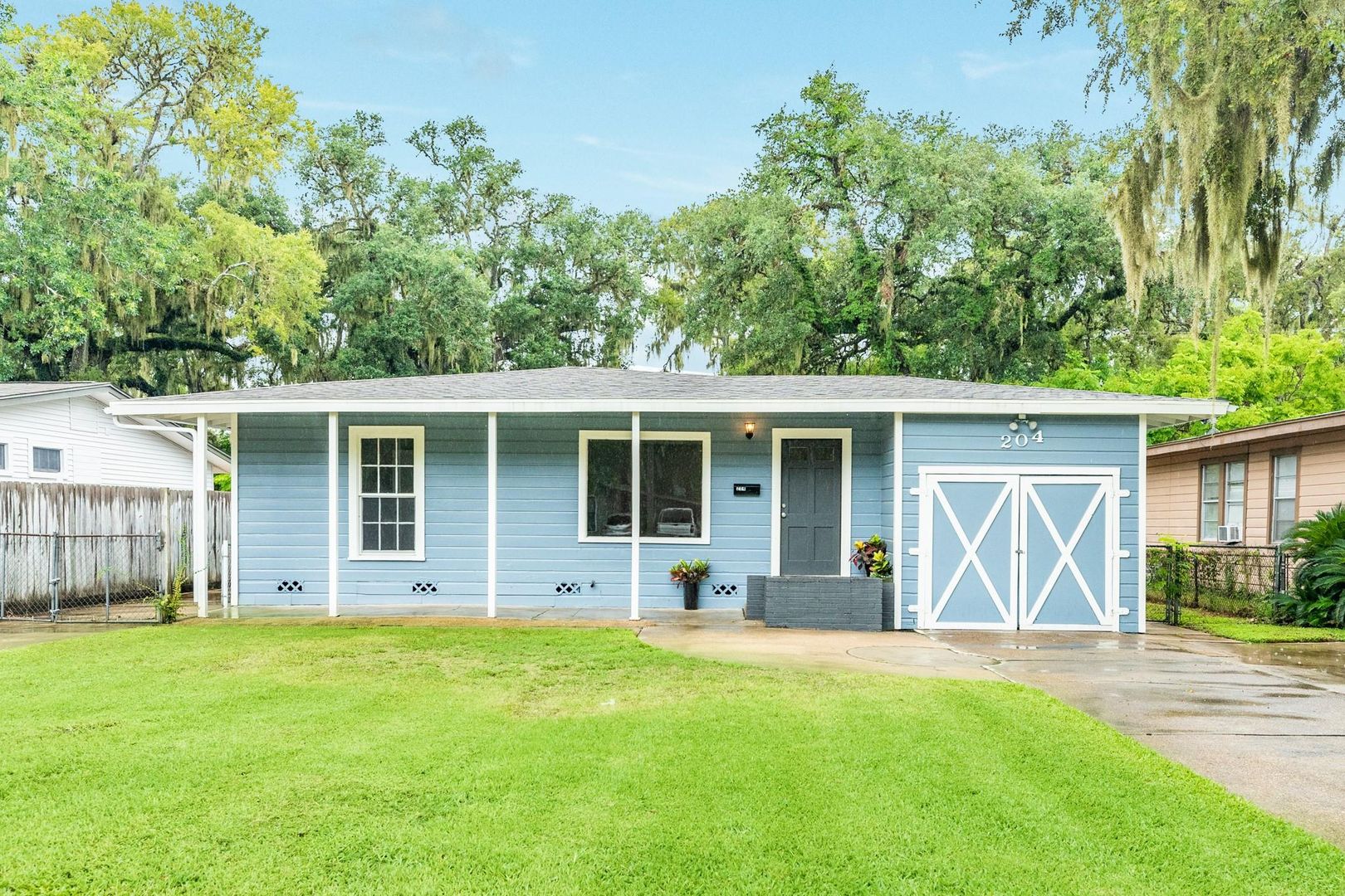 Recently Renovated 4-Bedroom Home with Modern Upgrades & Solar Panels in Lake Jackson! Welcome to this beautifully renovated 4-bedroom, 2-bathroom home located in a quiet, centrally located Lake Jackson neighborhood. Boasting 1,811 sq ft of thoughtfully u