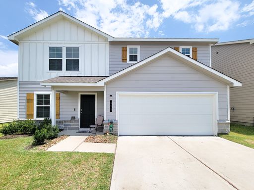 2 Story Home in the Crown Point Community! The desirable Dupont Plan boasts an open design encompassing the Living, Dining, and Kitchen spaces. In the Kitchen, there are gorgeous cabinets, granite countertops, and Stainless-Steel Appliances (Includes, Ran – photo 1