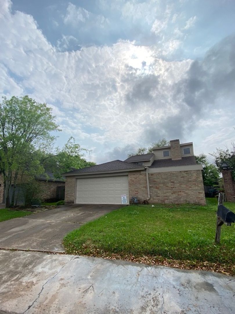 MISSOURI CITY House: 2710 QUAIL CREEK DRIVE