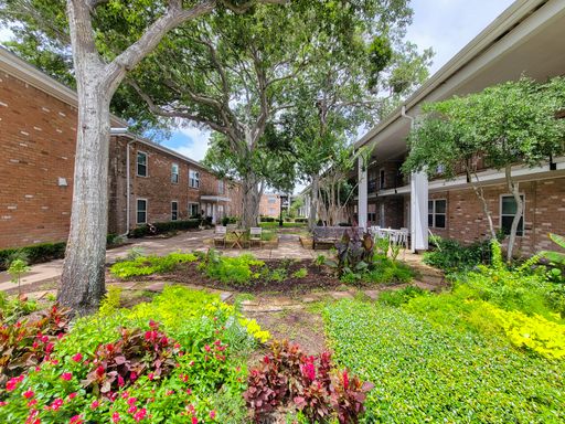 Charming and spacious one bedroom upstairs unit located in the courtyard by Clear Lake. New paint, chair railing in dining and kitchen, new vanity countertop, new refrigerator, dishwasher and stove range which all stay! Large bedroom and new sink faucet a
