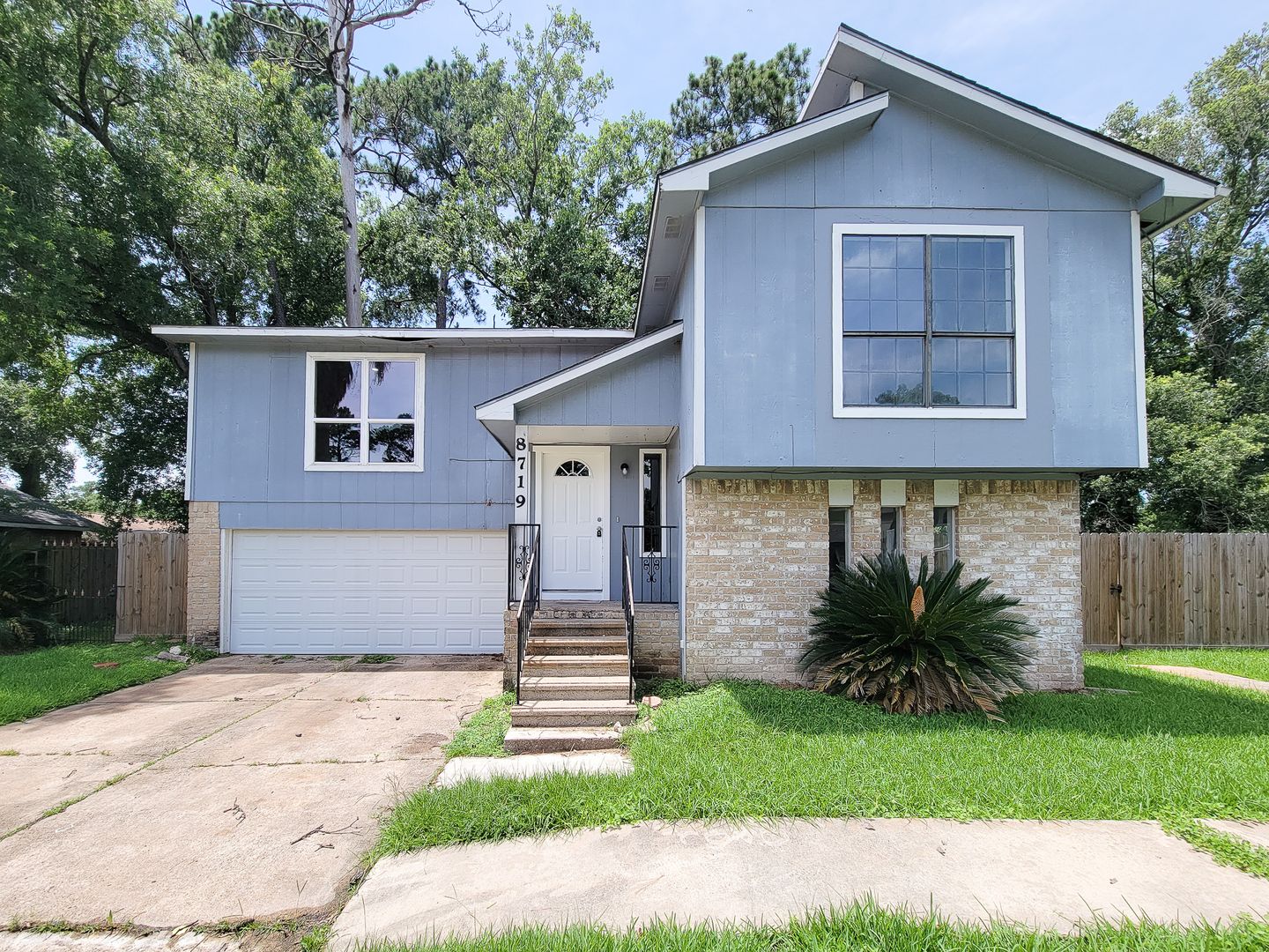 HOUSTON House: 8719 VALLEY SONG DRIVE