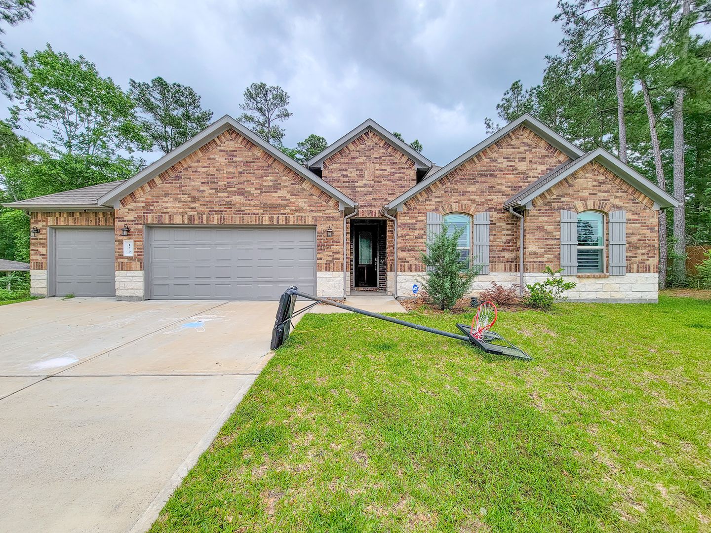 NEW WAVERLY House: 129 JIM HALL LANE