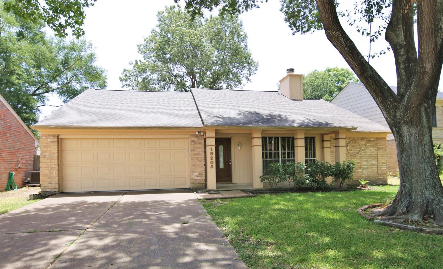 HOUSTON House: 18203 BROOKNOLL DRIVE