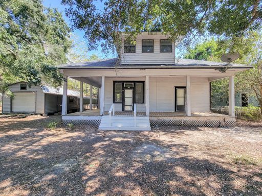 3 Bedroom House – 304 N WALNUT AVENUE, EAGLE LAKE, TX 77434