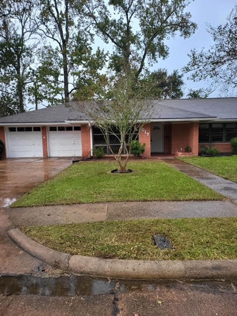 LIBERTY House: 1017 OAK DRIVE