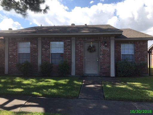 3 BEDROOM 2 BATH PATIO HOME WITH 1112 SF