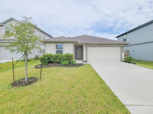 Welcome to this charming one-story home offering 4 bedrooms and 2 full bathrooms with a comfortable, open layout designed for easy living. The spacious kitchen opens directly to the living area, making it easy to stay connected whether you're relaxing – photo 1