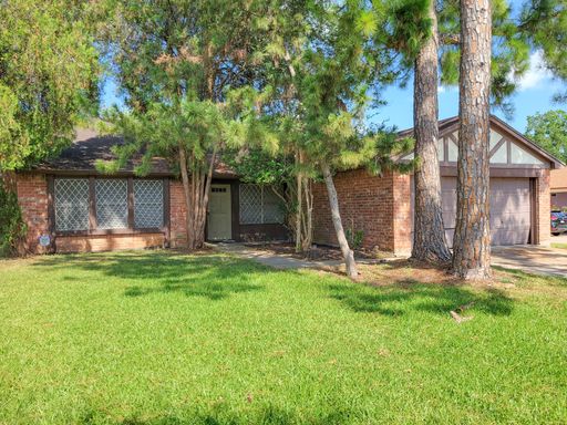 HUGE 4 BEDROOM 2 BATH 1 STORY WITH 1954 SF IN SW HOUSTON – photo 1