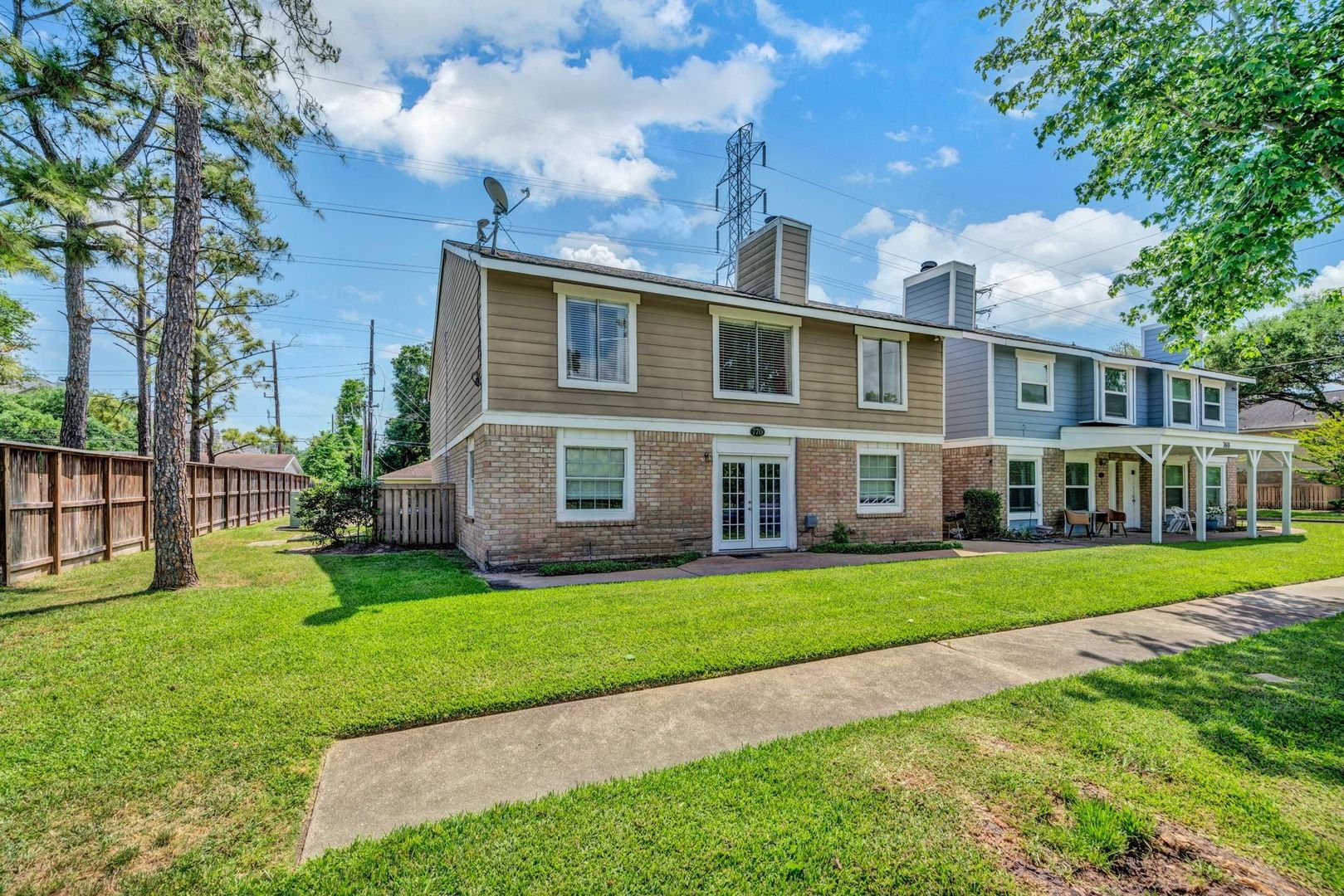 HOUSTON House: 770 MEMORIAL MEWS STREET #B