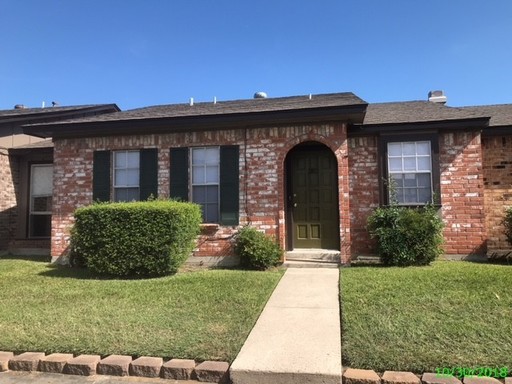 2 BEDROOM 2 BATH PATIO HOME WITH 1010 SF