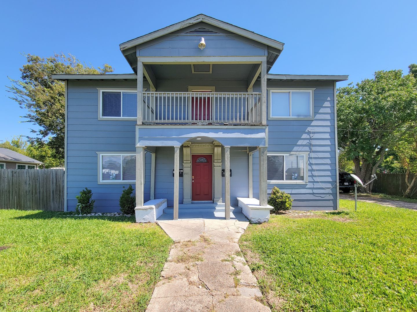 LA MARQUE Apartment: 711 AVENUE A