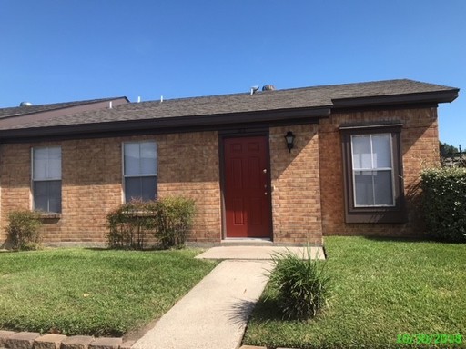 3 BEDROOM 2 BATH PATIO HOME WITH 1112 SF