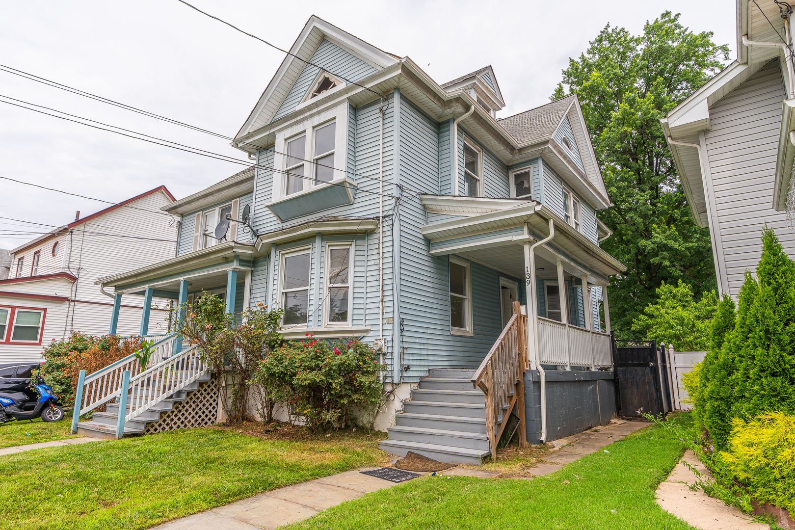 Roselle Apartment: 137-139 East 2nd Avenue