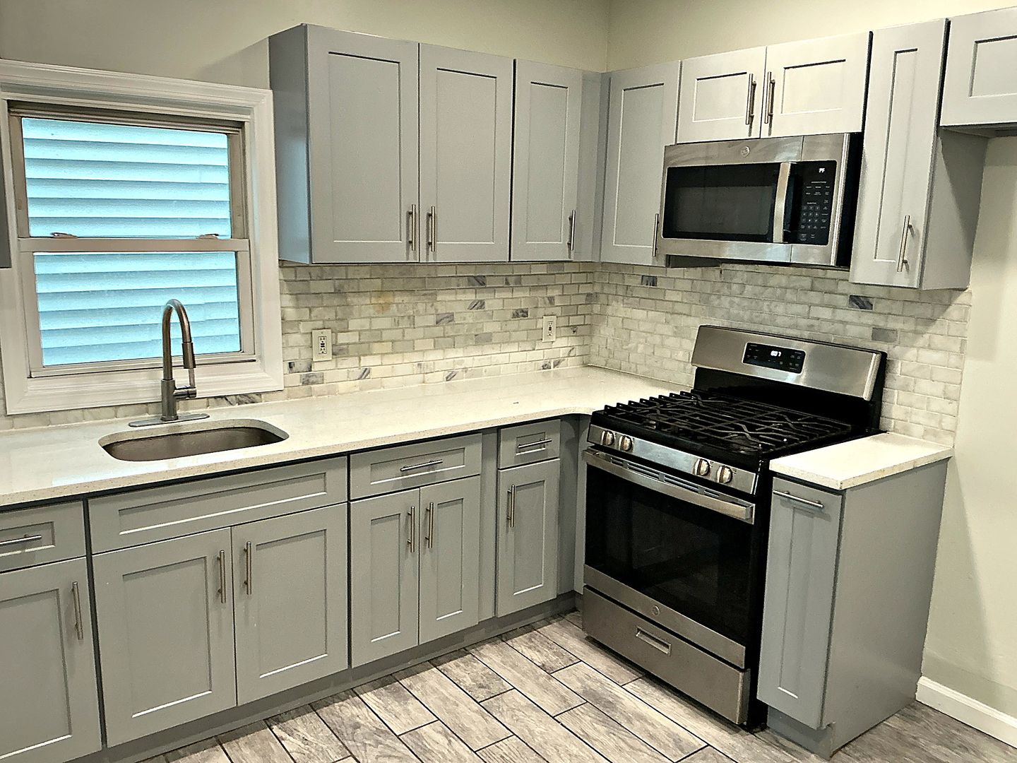 Elizabeth Apartment: 546 Livingston St