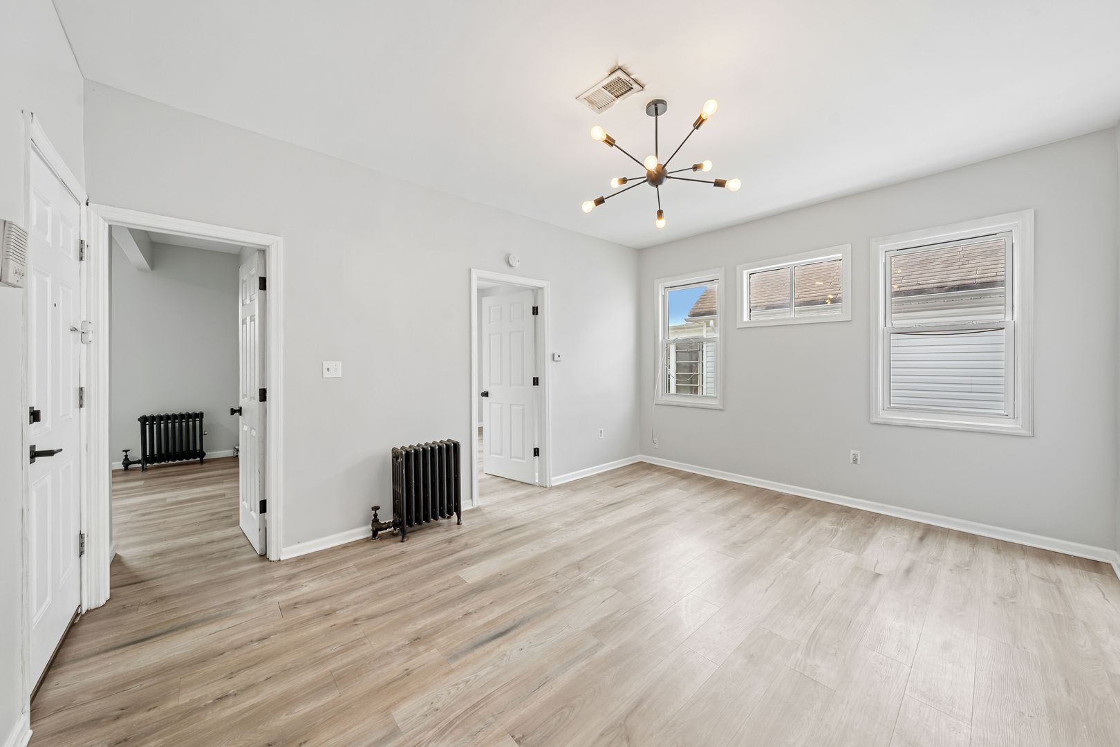 Linden Apartment: 210 West Price Street