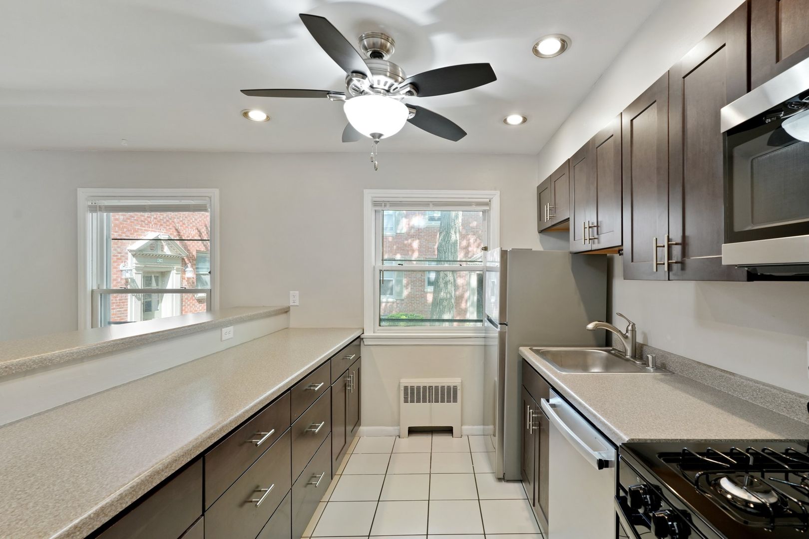 Whitefish Bay Apartment: 820-834 Henry Clay