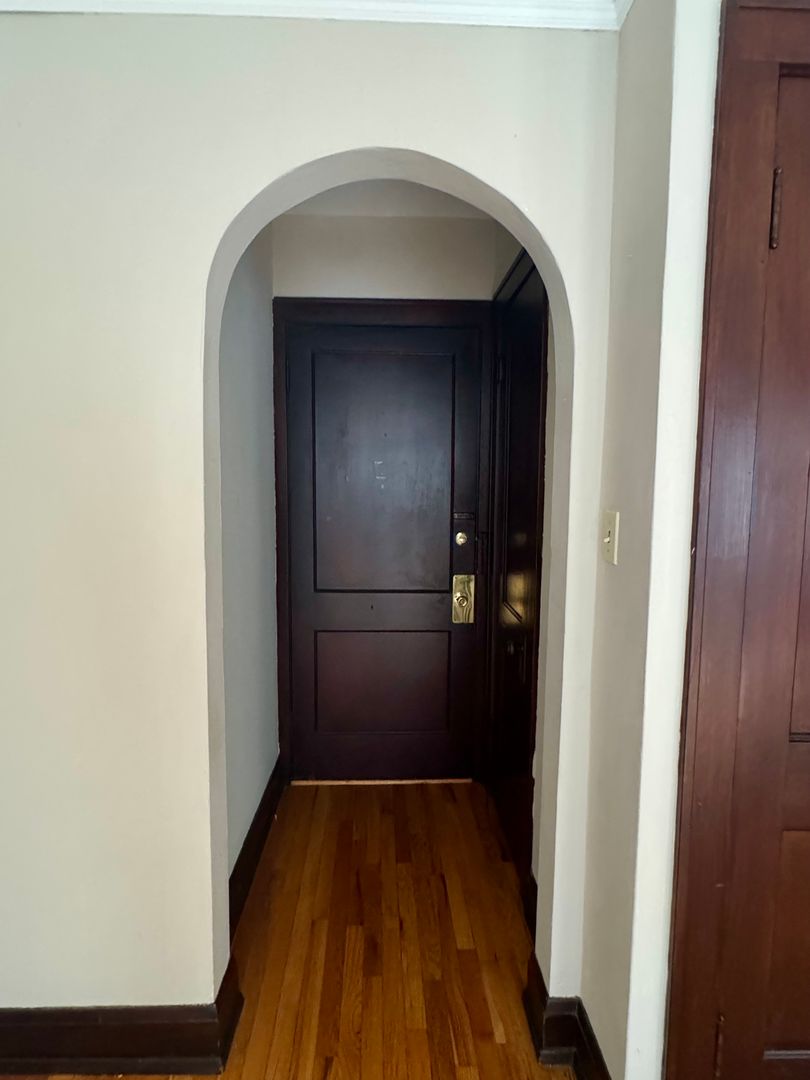 Milwaukee Apartment: 2001 W Michigan