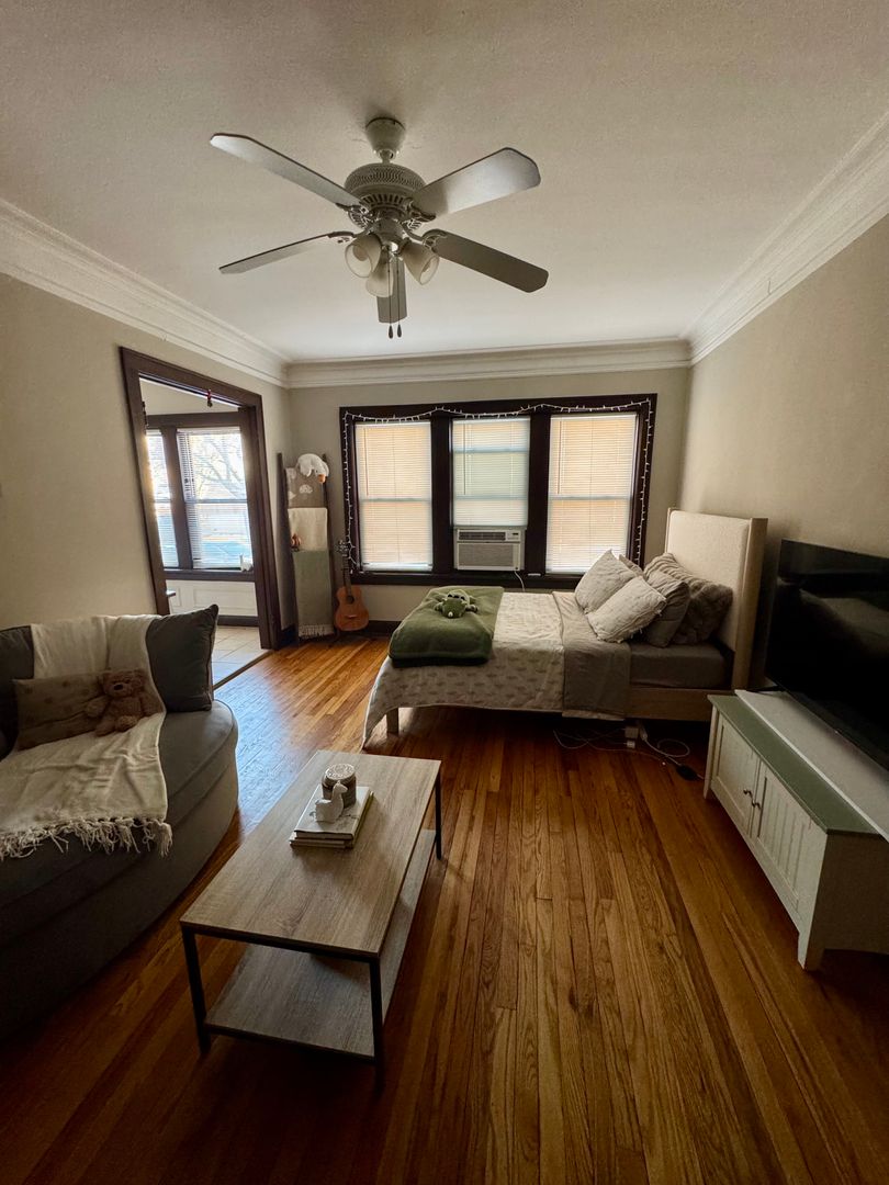 Milwaukee Apartment: 2001 W Michigan