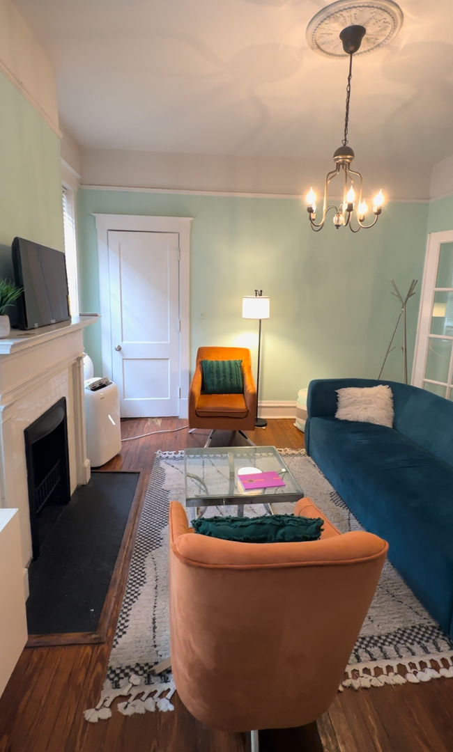 Savannah Apartment: 3 West 36th Street