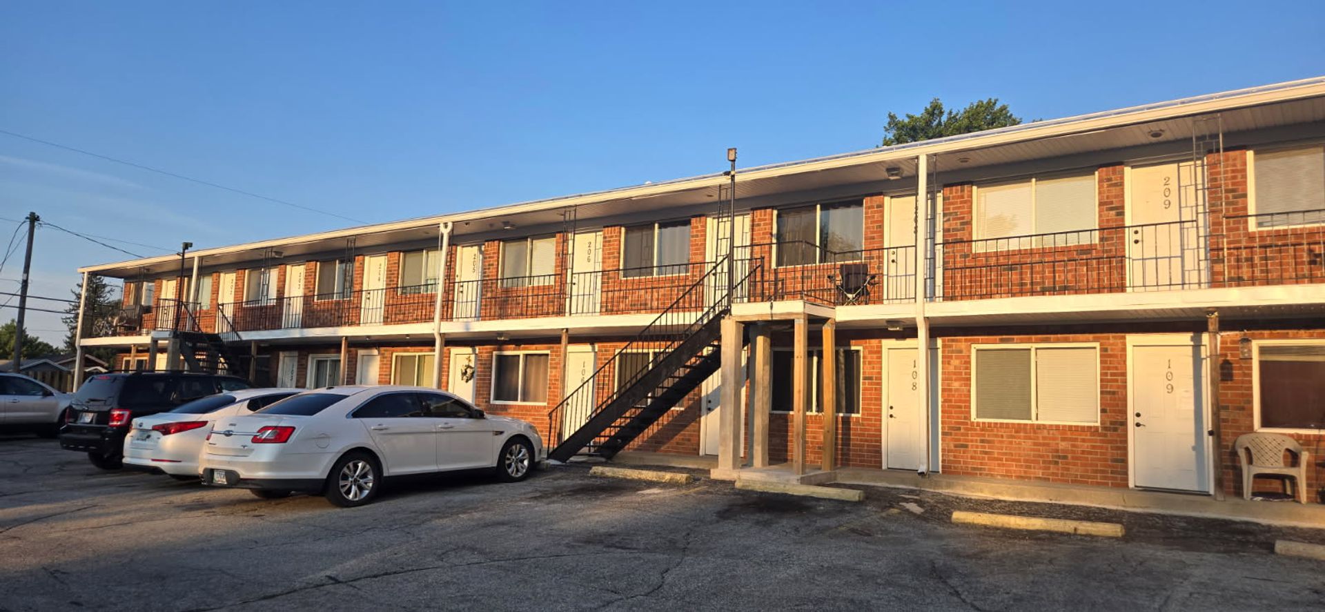 Marion Apartment: 337 N Butler Avenue