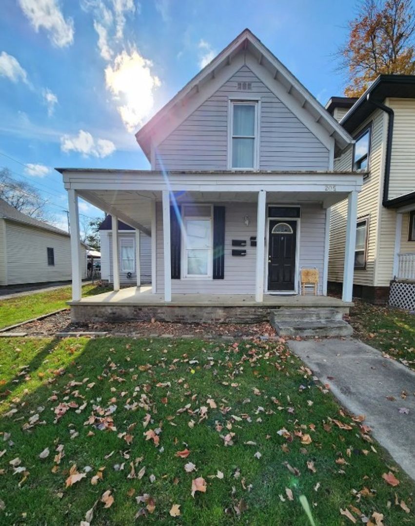 Crawfordsville Apartment: 205 E College St