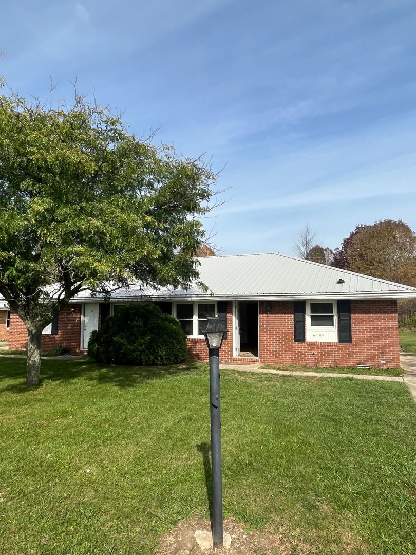 FIELDCREST APARTMENTS