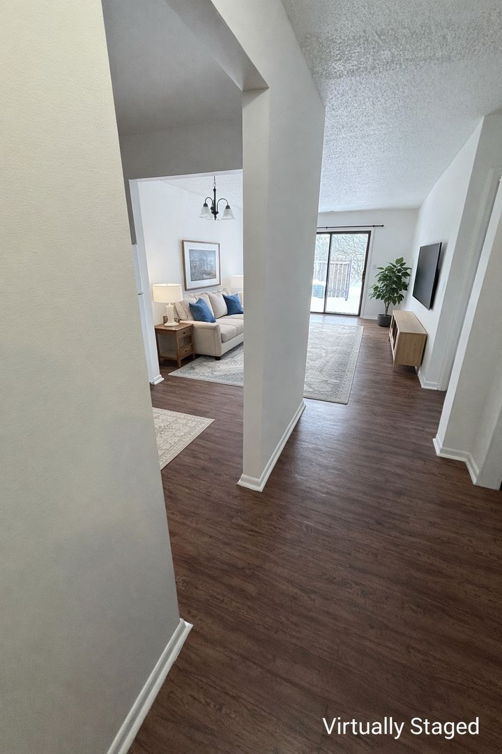 ELWOOD Apartment: 1802 S PLAZA DRIVE