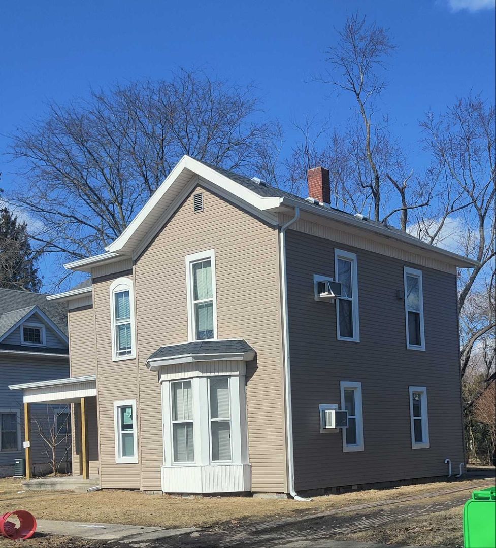 CRAWFORDSVILLE Apartment: 514 E JEFFERSON