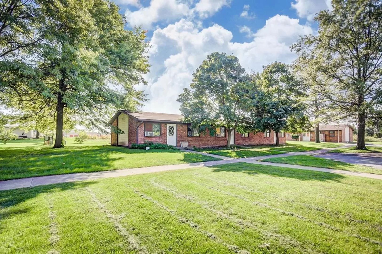 BERNE Apartment: 191 INTERLAKEN DRIVE