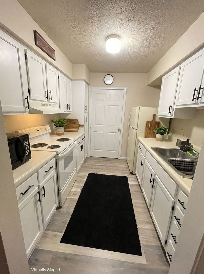 SOMERSET Apartment: 150 WHITES DRIVE