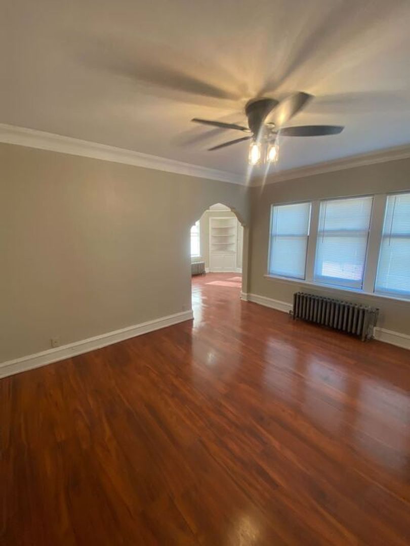 Milwaukee Apartment: 5235-5239 N 35th St