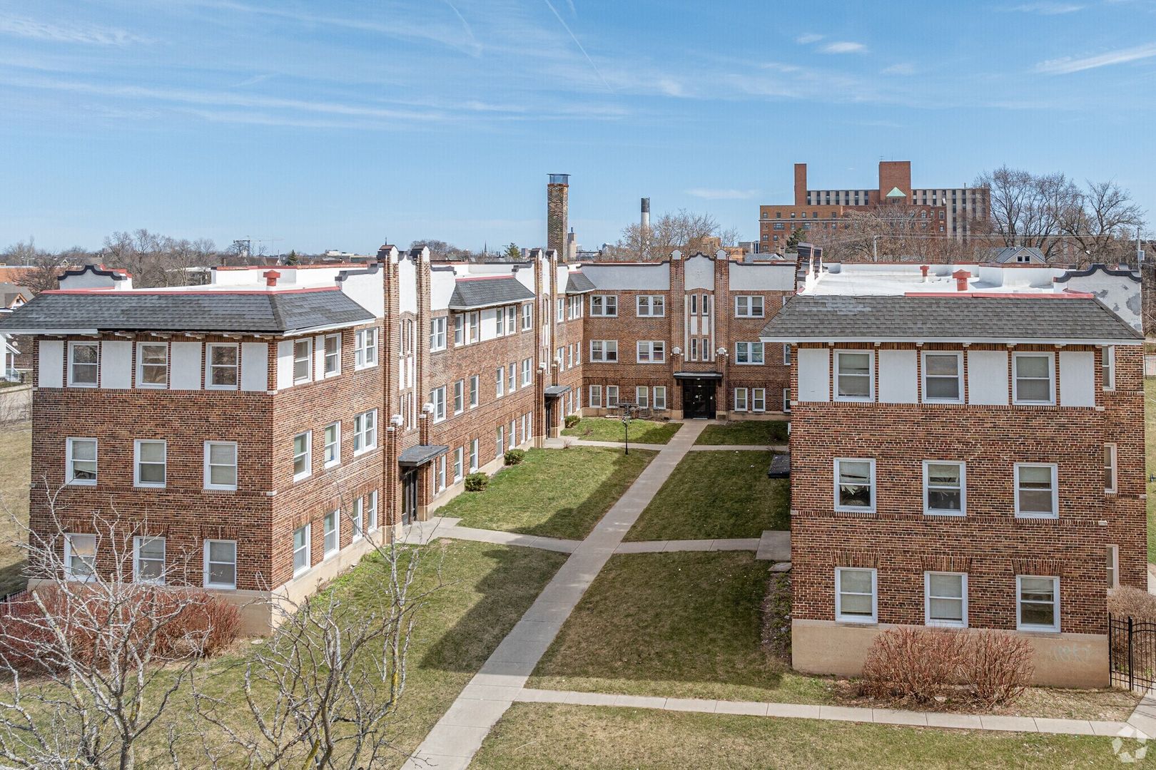 Milwaukee Apartment: 936-944 N 25th St