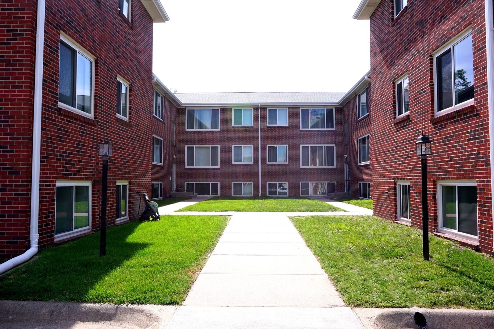 Omaha Apartment: 328-334 S 37th St