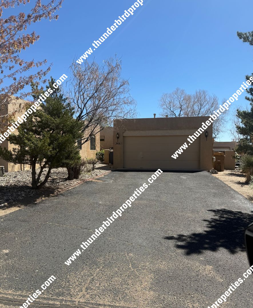 Albuquerque House: 2406 Tramway Terrace Ct NE