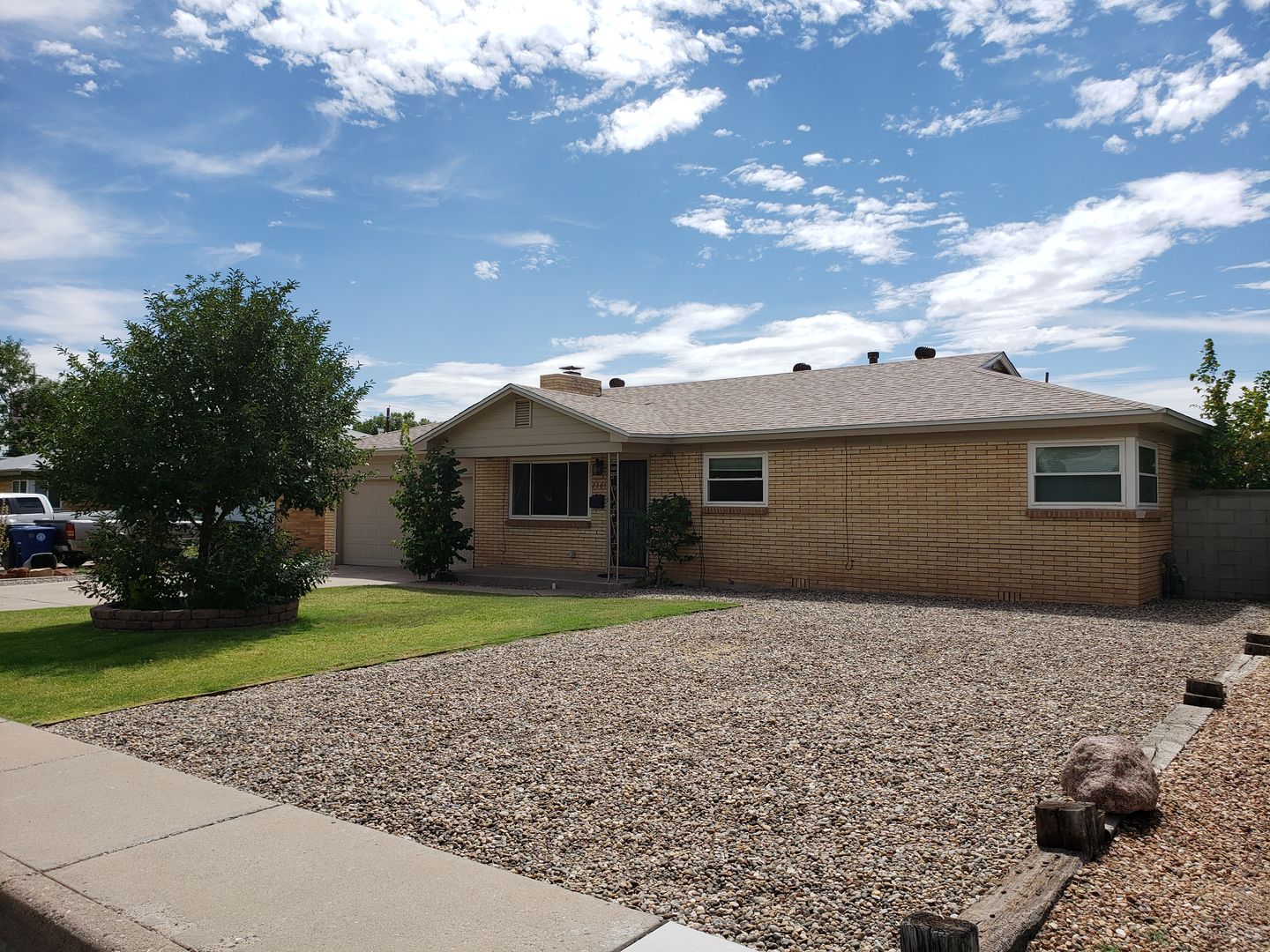 Albuquerque House: 2705 Vermont St NE