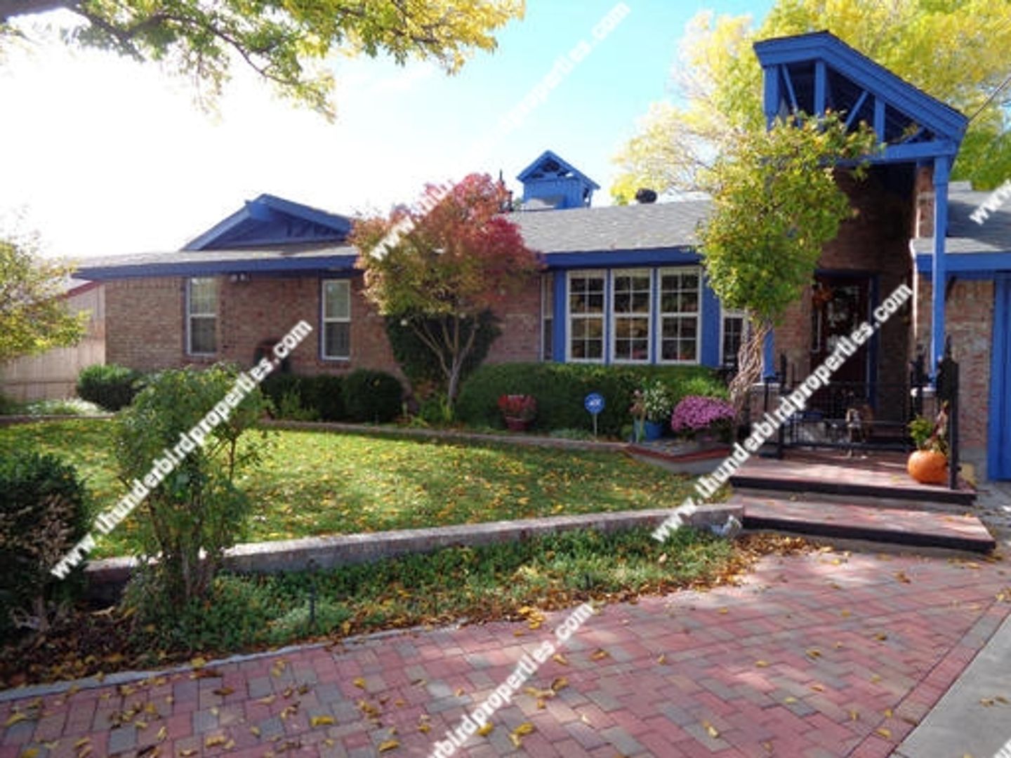 Albuquerque House: 10421 Sierra Bonita Ave NE