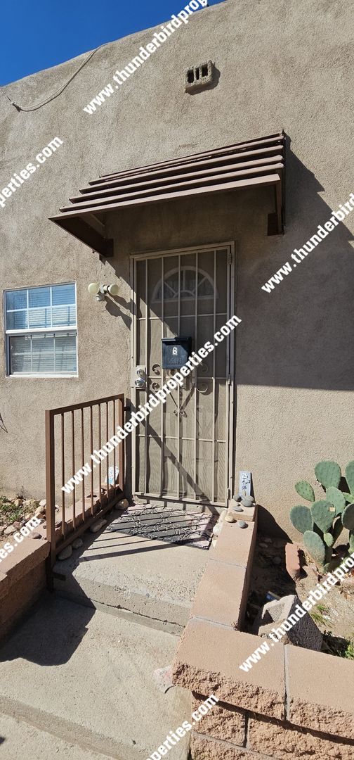 Albuquerque Apartment: 4700 Central Ave SW