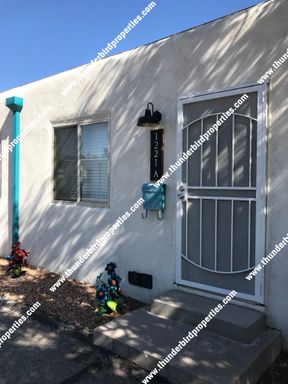 ***MOVE IN SPECIAL $250 off first months rent*** – photo 1