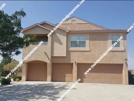 Gated Community with Refrigerated Air, 2 Bedroom, 2 Bathroom & 1 Car Garage Condo – photo 1
