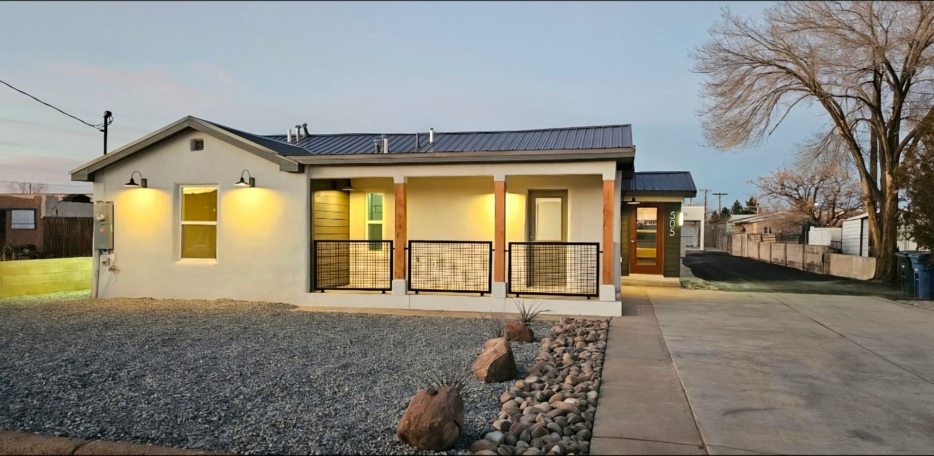 Albuquerque House: 505 Los Arboles Ave NW