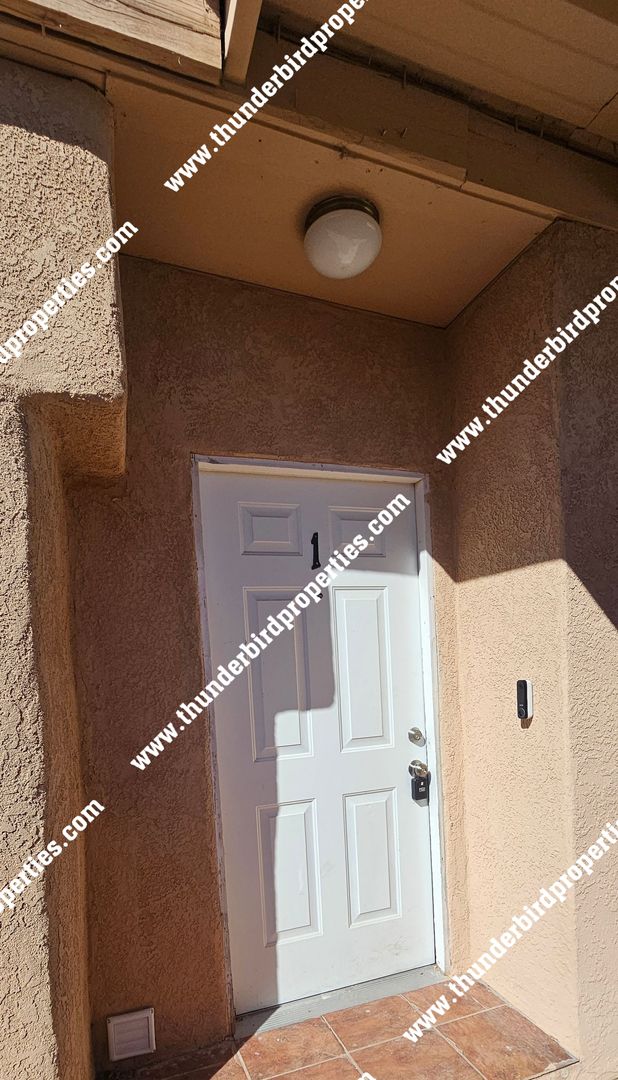 Albuquerque Apartment: 325 San Andres Ave NW