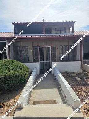 Cute 1 Bedroom 1 Bathroom Apartment near UNM and Hospital. – photo 1