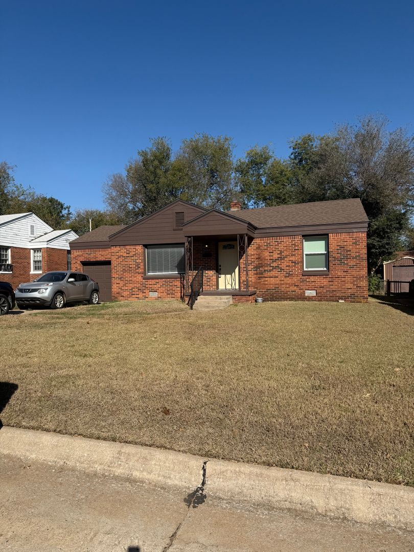 Oklahoma City House: 1405 NE 40th St