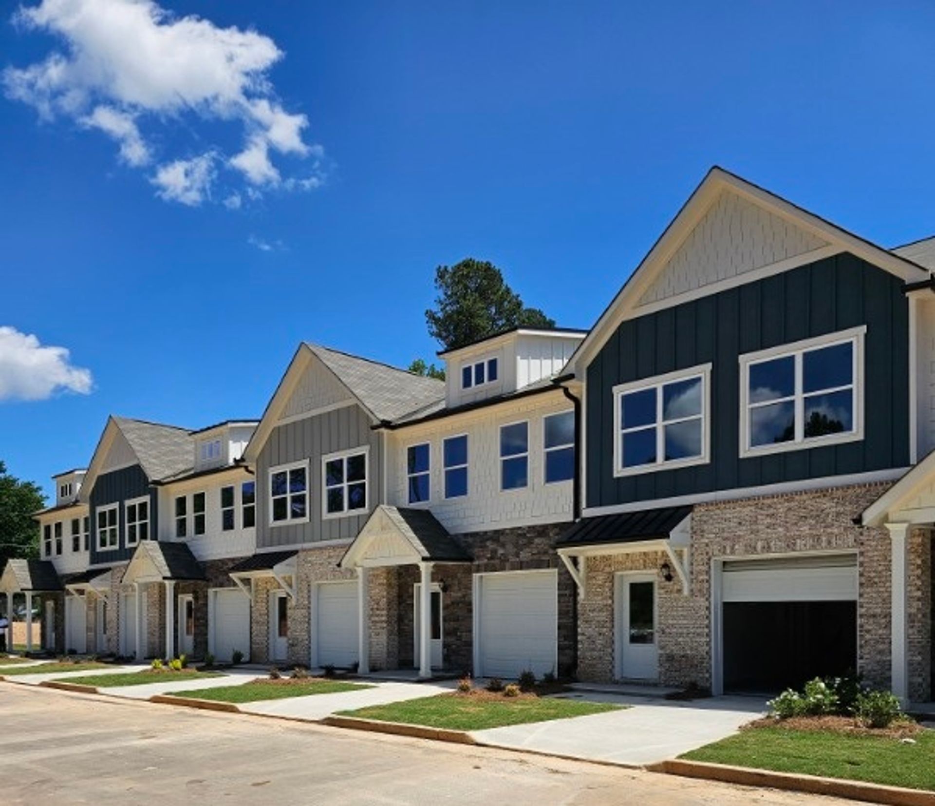 Forest Park Townhome: 431 North Ave