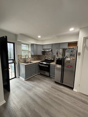 4B1.5B House | Walking distance to Drexel University and UPenn – photo 1