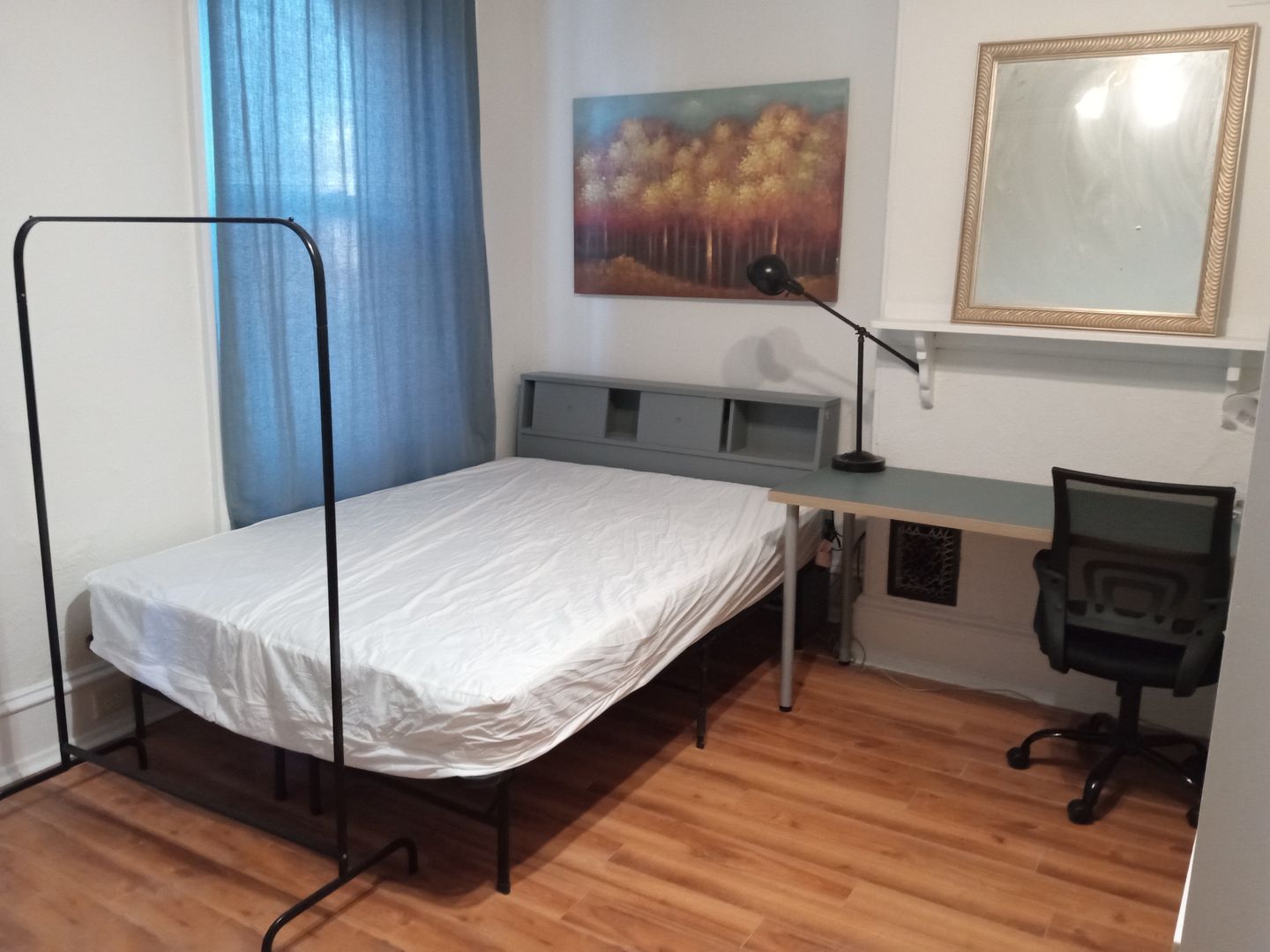 Philadelphia Apartment: 3804 Spring Garden st