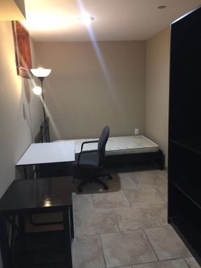 One furnished room rm2 in basement 2B1B unit Rent $450 | Walking distance to Temple University – photo 1